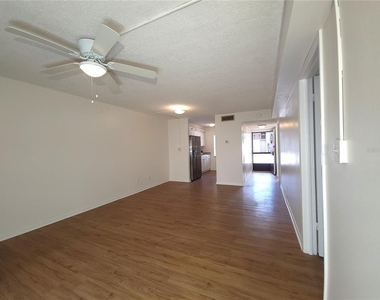 7606 Abbey Lane - Photo Thumbnail 8