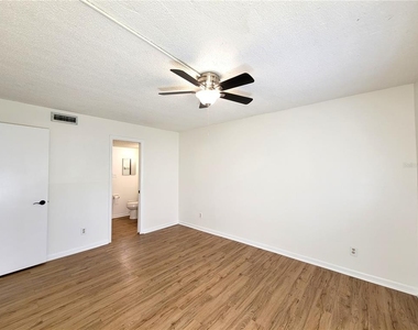 7606 Abbey Lane - Photo Thumbnail 16