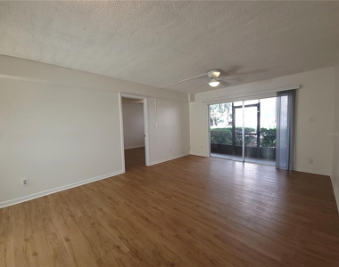 7606 Abbey Lane - Photo Thumbnail 6