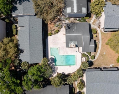 7606 Abbey Lane - Photo Thumbnail 3