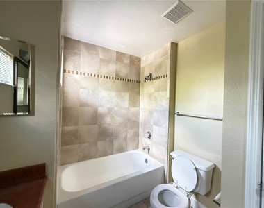 13212 Arbor Isle Drive - Photo Thumbnail 14