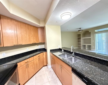 13212 Arbor Isle Drive - Photo Thumbnail 5