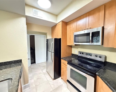 13212 Arbor Isle Drive - Photo Thumbnail 6