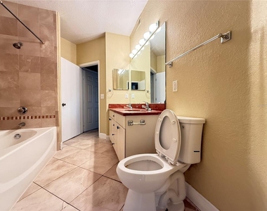 13212 Arbor Isle Drive - Photo Thumbnail 18