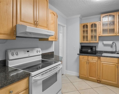 814 W Indiana Avenue - Photo Thumbnail 12