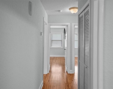 814 W Indiana Avenue - Photo Thumbnail 24