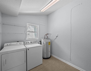 814 W Indiana Avenue - Photo Thumbnail 35
