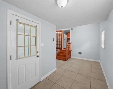 814 W Indiana Avenue - Photo Thumbnail 34