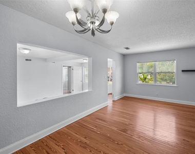 814 W Indiana Avenue - Photo Thumbnail 10
