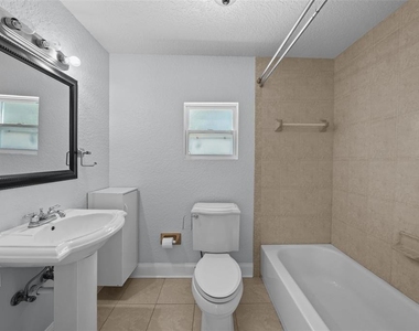 814 W Indiana Avenue - Photo Thumbnail 23