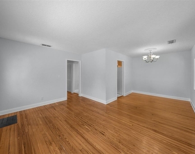 814 W Indiana Avenue - Photo Thumbnail 7