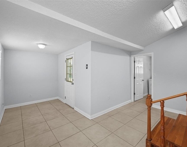 814 W Indiana Avenue - Photo Thumbnail 33