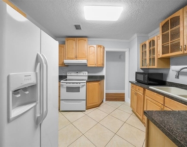 814 W Indiana Avenue - Photo Thumbnail 11