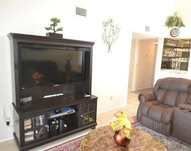 336 Woodlake Wynde - Photo Thumbnail 8