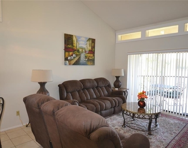 336 Woodlake Wynde - Photo Thumbnail 4