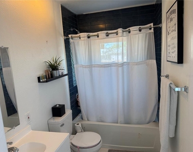 1917 W Fig Street - Photo Thumbnail 6