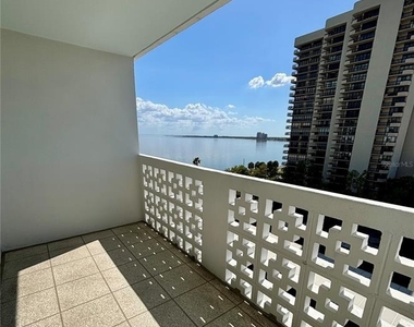 2401 Bayshore Boulevard - Photo Thumbnail 3