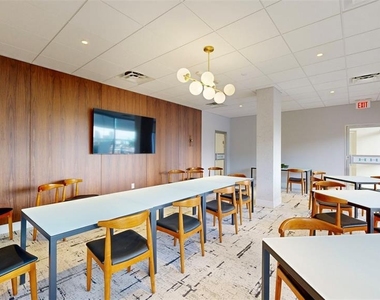 2401 Bayshore Boulevard - Photo Thumbnail 31