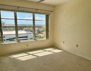 2401 Bayshore Boulevard - Photo Thumbnail 22