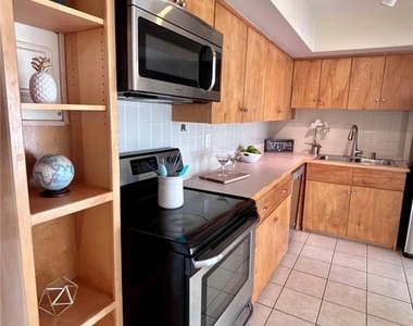 2401 Bayshore Boulevard - Photo Thumbnail 9