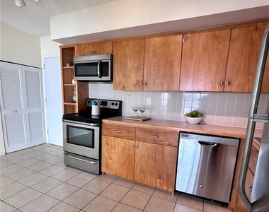 2401 Bayshore Boulevard - Photo Thumbnail 12