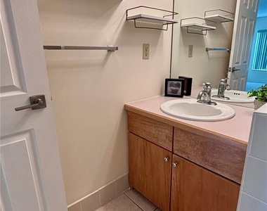 2401 Bayshore Boulevard - Photo Thumbnail 21