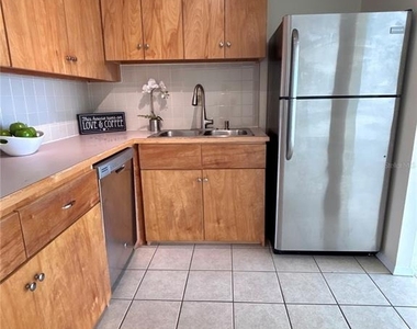 2401 Bayshore Boulevard - Photo Thumbnail 10