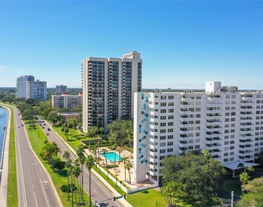 2401 Bayshore Boulevard - Photo Thumbnail 36