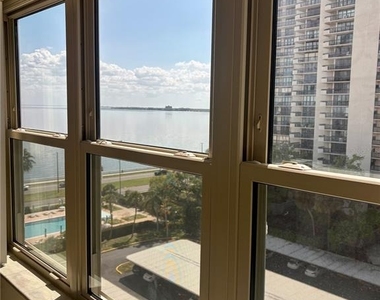 2401 Bayshore Boulevard - Photo Thumbnail 18