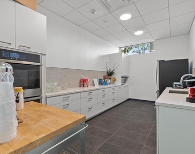2401 Bayshore Boulevard - Photo Thumbnail 33