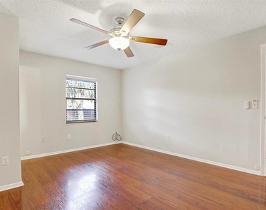 6319 S Church Avenue - Photo Thumbnail 4