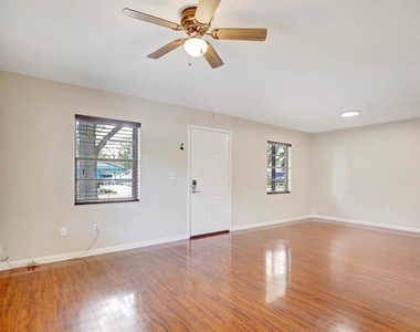 6319 S Church Avenue - Photo Thumbnail 5
