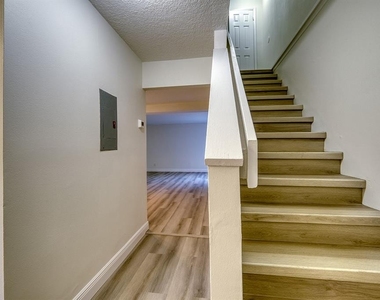 283 Gardner Lane - Photo Thumbnail 5