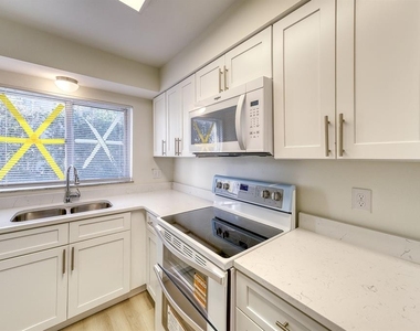 283 Gardner Lane - Photo Thumbnail 10