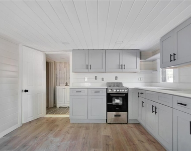 658 Avenue B Nw - Photo Thumbnail 5