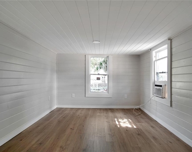658 Avenue B Nw - Photo Thumbnail 6