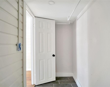 658 Avenue B Nw - Photo Thumbnail 8