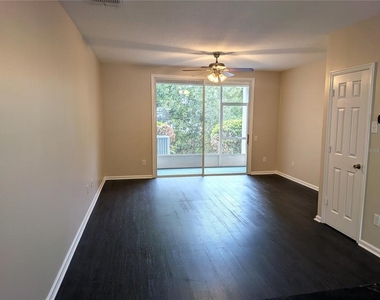 902 Vineland Place - Photo Thumbnail 4