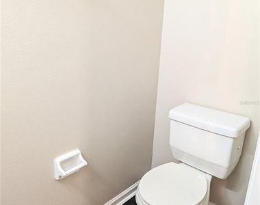 902 Vineland Place - Photo Thumbnail 7