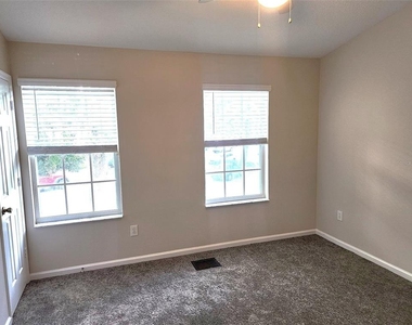 902 Vineland Place - Photo Thumbnail 16