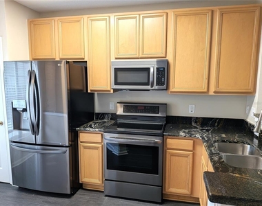 902 Vineland Place - Photo Thumbnail 5
