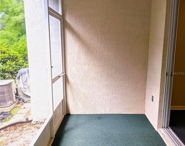 902 Vineland Place - Photo Thumbnail 10
