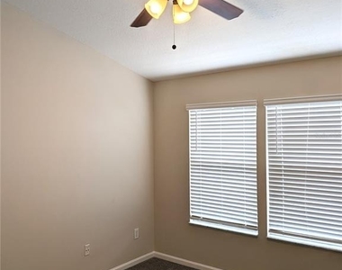 902 Vineland Place - Photo Thumbnail 15