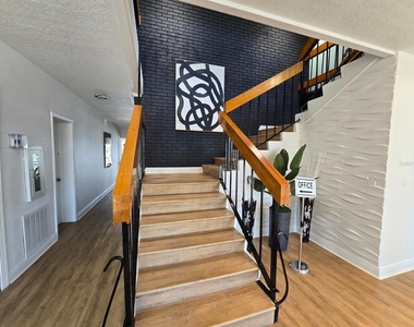 902 Lake Destiny Road - Photo Thumbnail 20