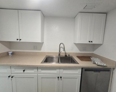 902 Lake Destiny Road - Photo Thumbnail 6