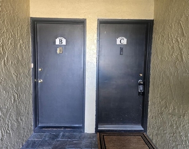 902 Lake Destiny Road - Photo Thumbnail 2