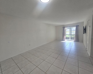 902 Lake Destiny Road - Photo Thumbnail 3