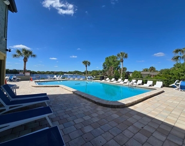 902 Lake Destiny Road - Photo Thumbnail 22