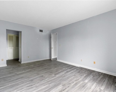 8203 Sun Spring Circle - Photo Thumbnail 12