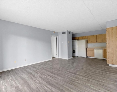 8203 Sun Spring Circle - Photo Thumbnail 4